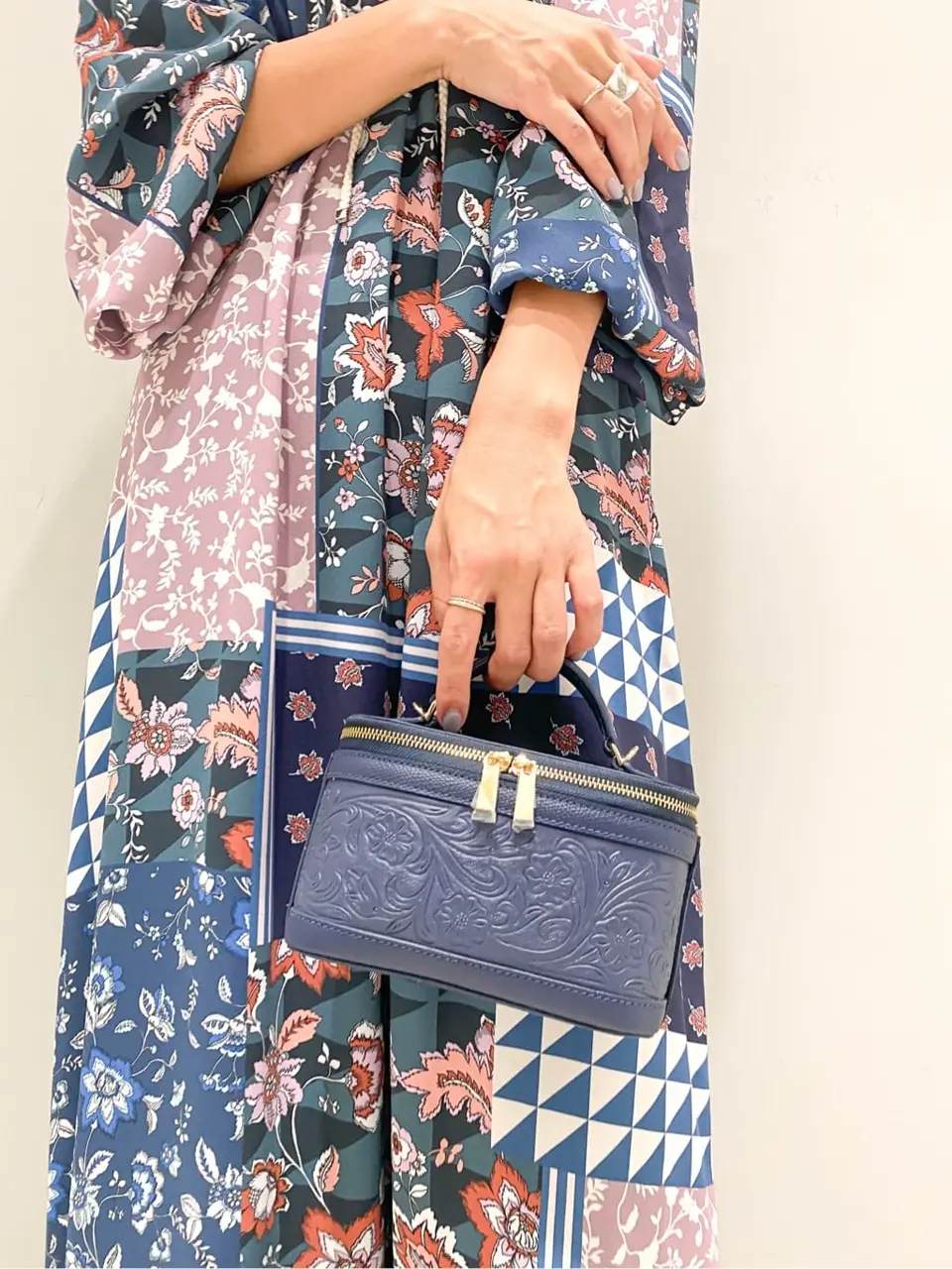 ORIGINATED IN GRACE CONTINENTAL yukimi yonee コーディネート画像