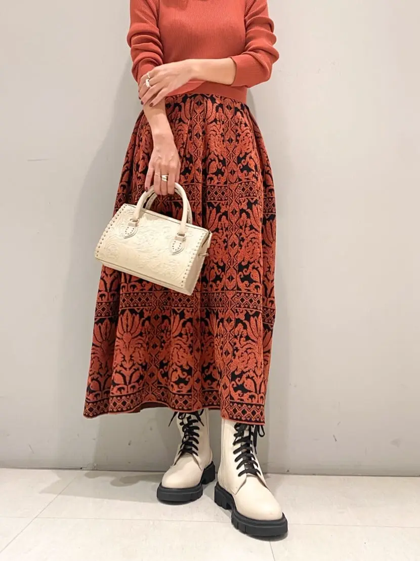 ORIGINATED IN GRACE CONTINENTAL yukimi yonee コーディネート画像