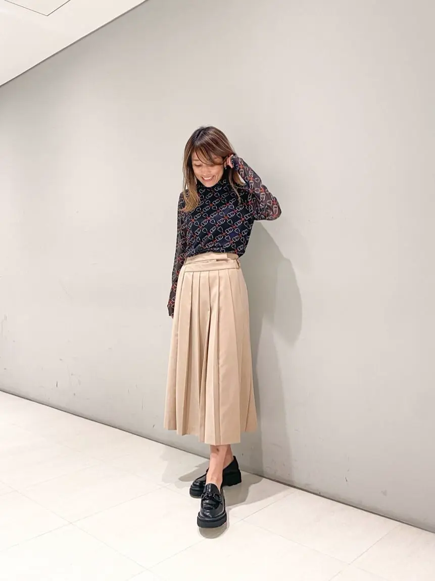 ORIGINATED IN GRACE CONTINENTAL yukimi yonee コーディネート画像