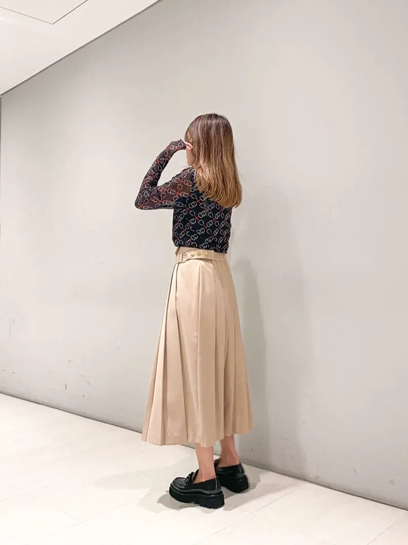 ORIGINATED IN GRACE CONTINENTAL yukimi yonee コーディネート画像