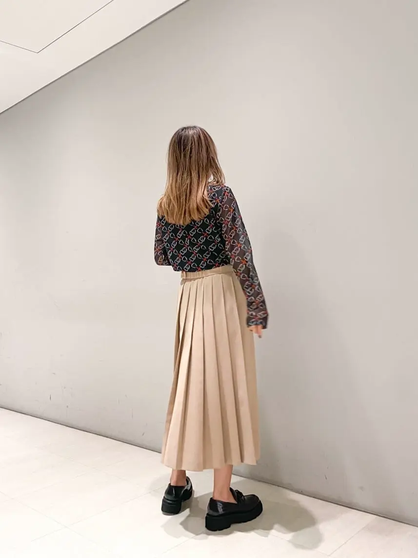 ORIGINATED IN GRACE CONTINENTAL yukimi yonee コーディネート画像