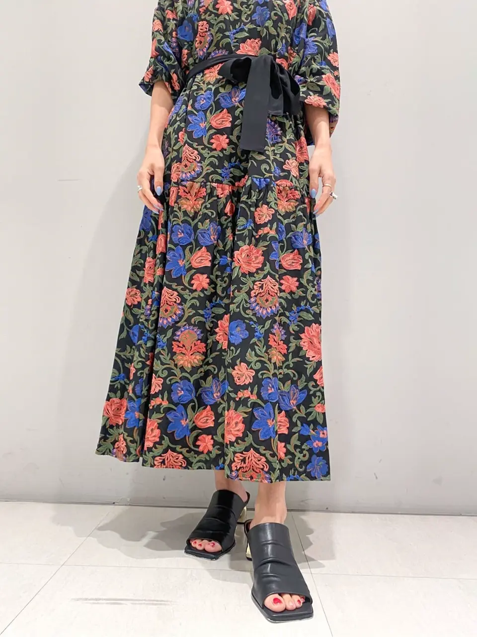 ORIGINATED IN GRACE CONTINENTAL yukimi yonee コーディネート画像