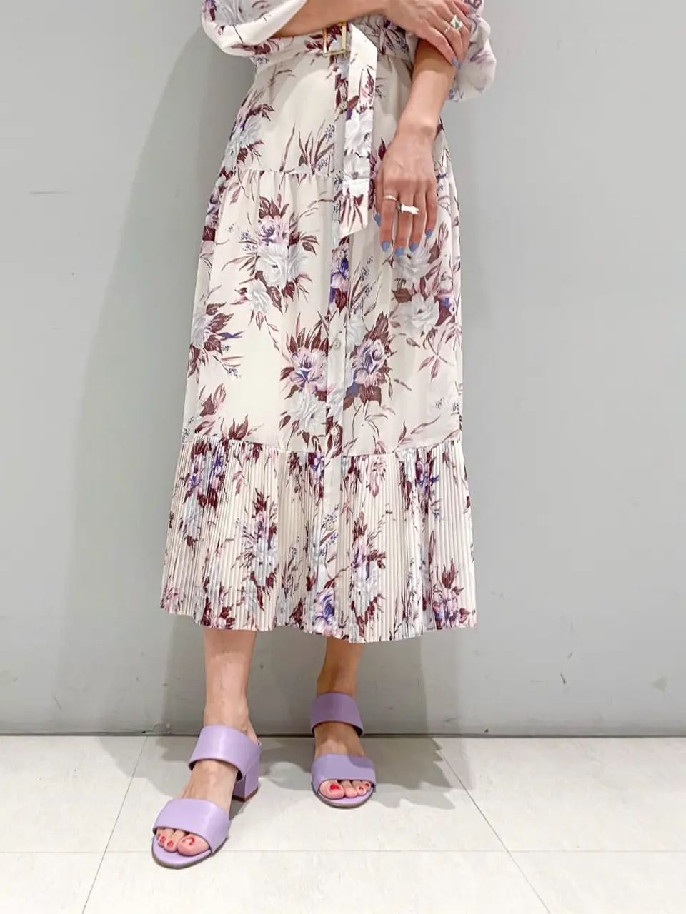 ORIGINATED IN GRACE CONTINENTAL yukimi yonee コーディネート画像