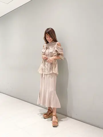 ORIGINATED IN GRACE CONTINENTAL yukimi yonee コーディネート画像