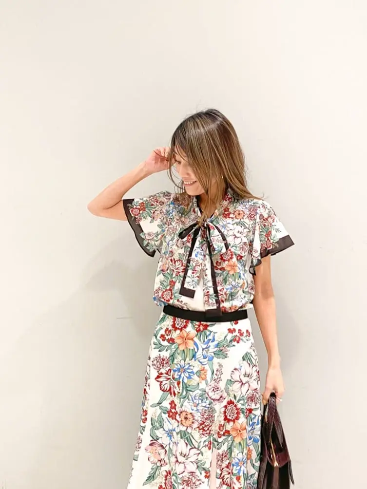 ORIGINATED IN GRACE CONTINENTAL yukimi yonee コーディネート画像