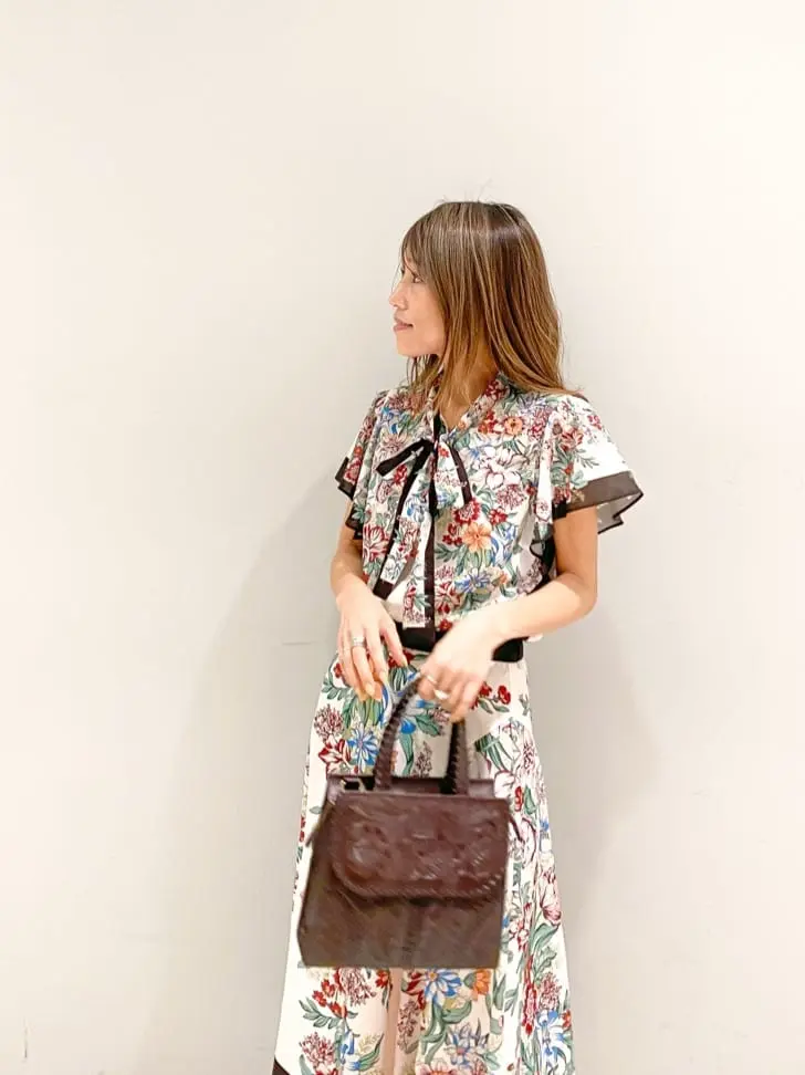 ORIGINATED IN GRACE CONTINENTAL yukimi yonee コーディネート画像