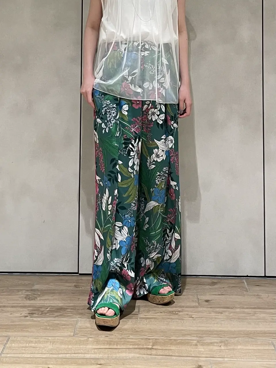 ORIGINATED IN GRACE CONTINENTAL 三浦　芙優 コーディネート画像