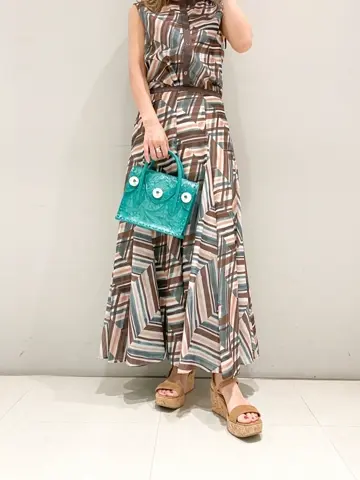 ORIGINATED IN GRACE CONTINENTAL yukimi yonee コーディネート画像