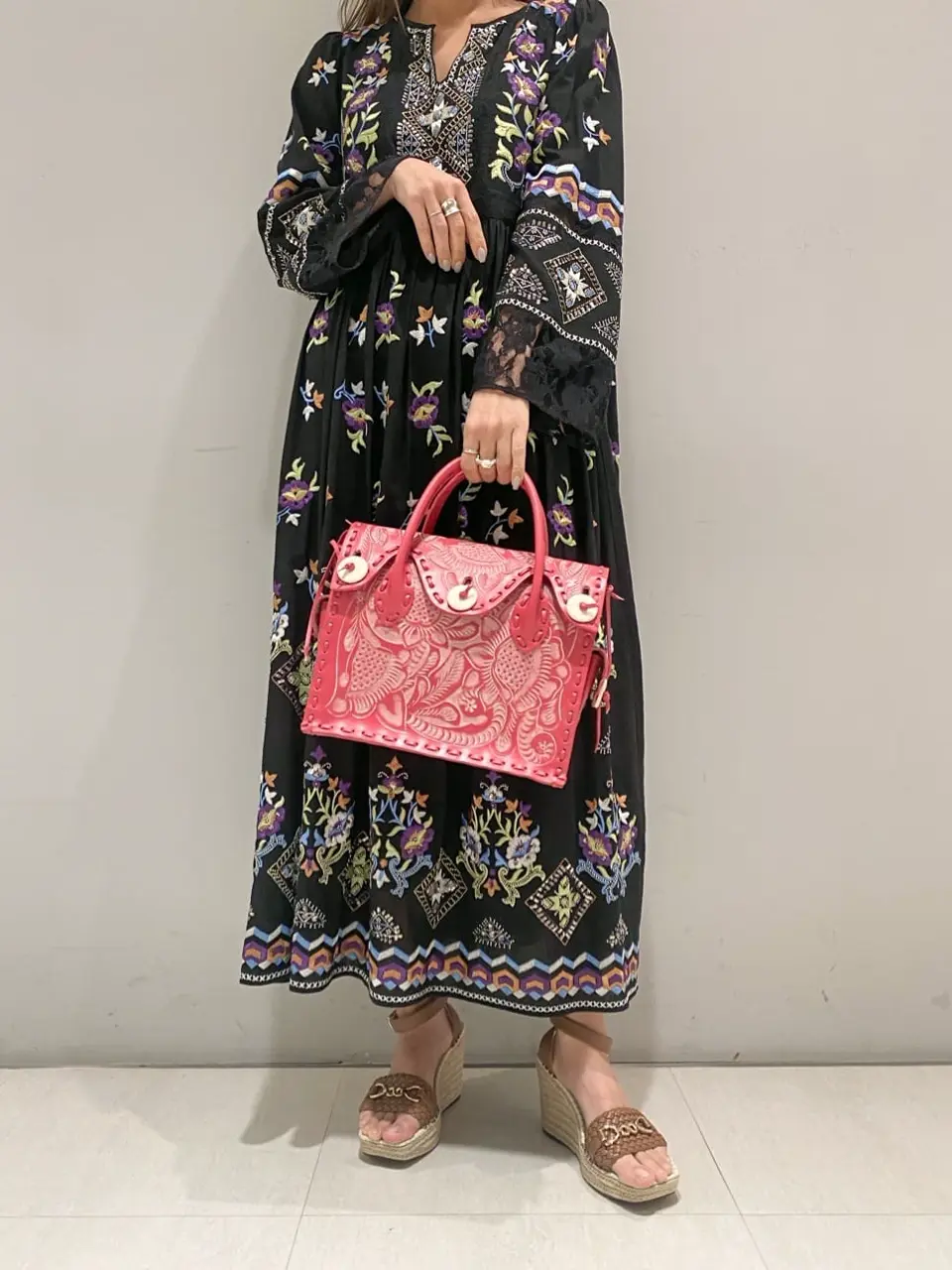 ORIGINATED IN GRACE CONTINENTAL yukimi yonee コーディネート画像