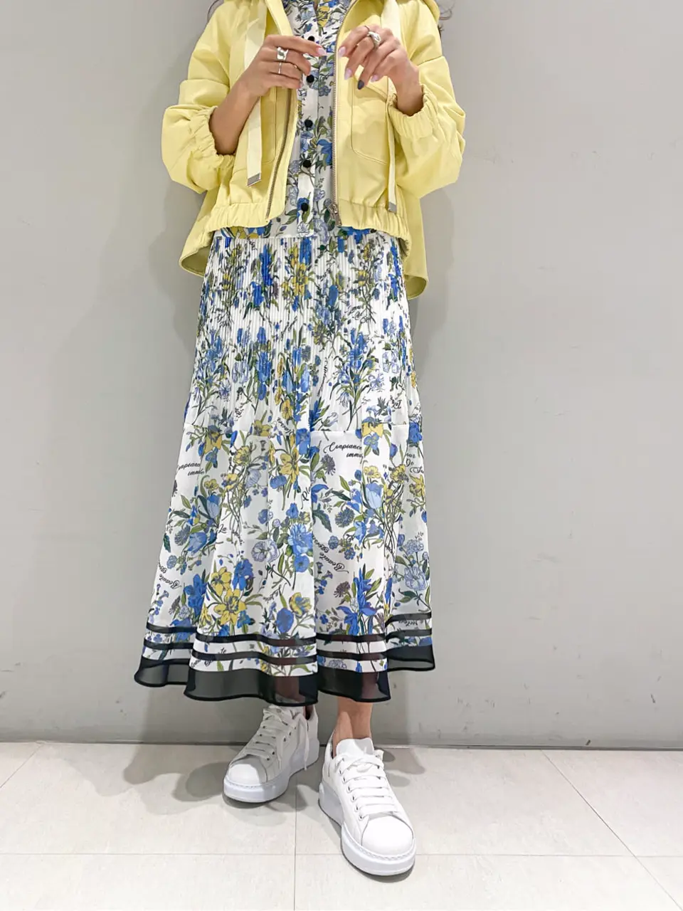 ORIGINATED IN GRACE CONTINENTAL yukimi yonee コーディネート画像