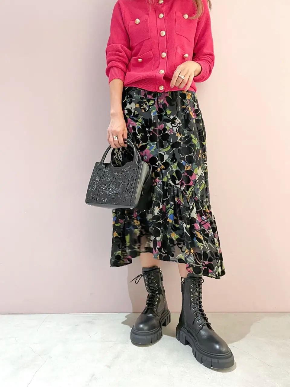 ORIGINATED IN GRACE CONTINENTAL yukimi yonee コーディネート画像