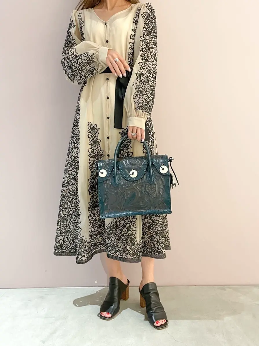 ORIGINATED IN GRACE CONTINENTAL yukimi yonee コーディネート画像