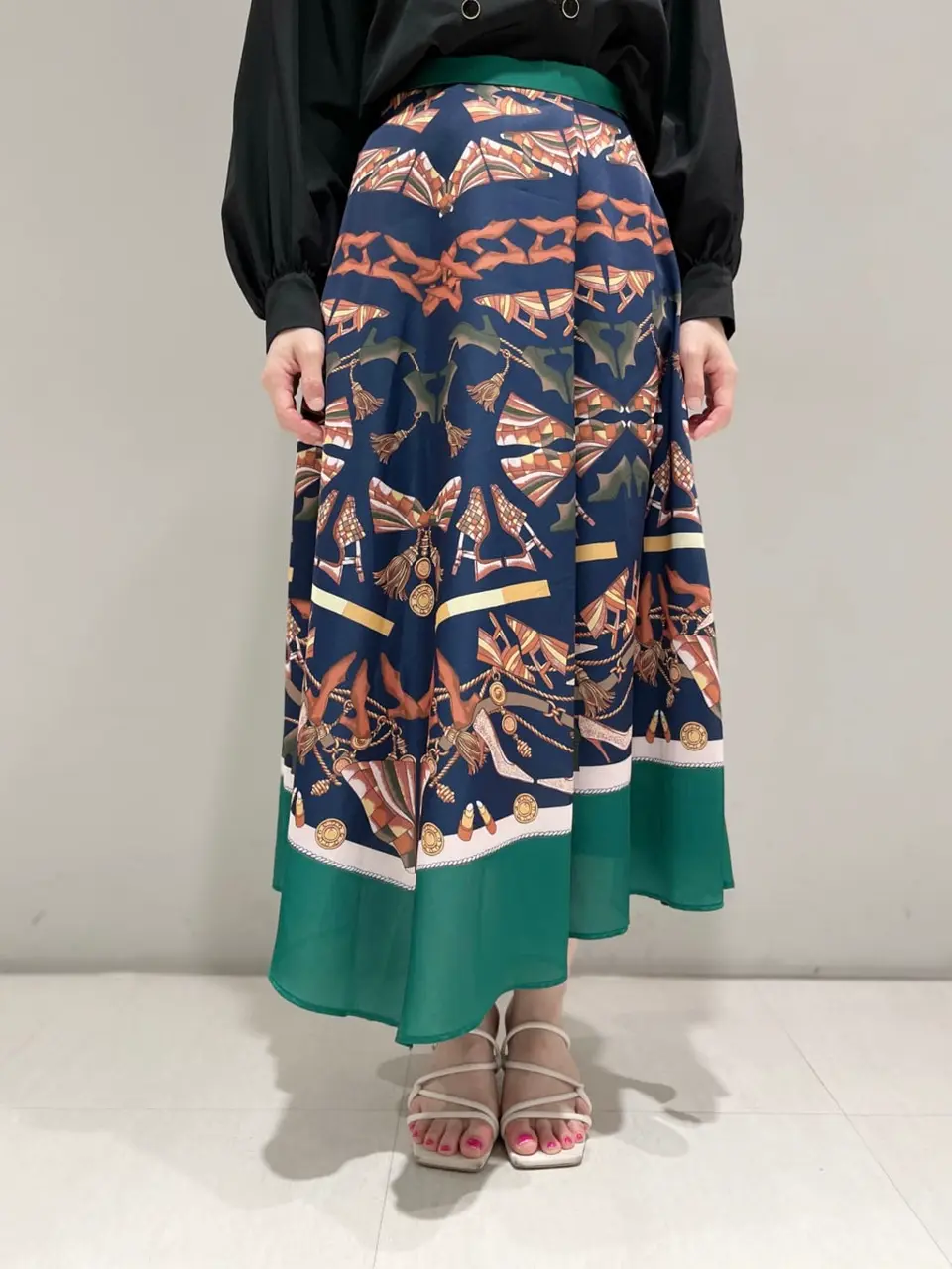 ORIGINATED IN GRACE CONTINENTAL yuri コーディネート画像