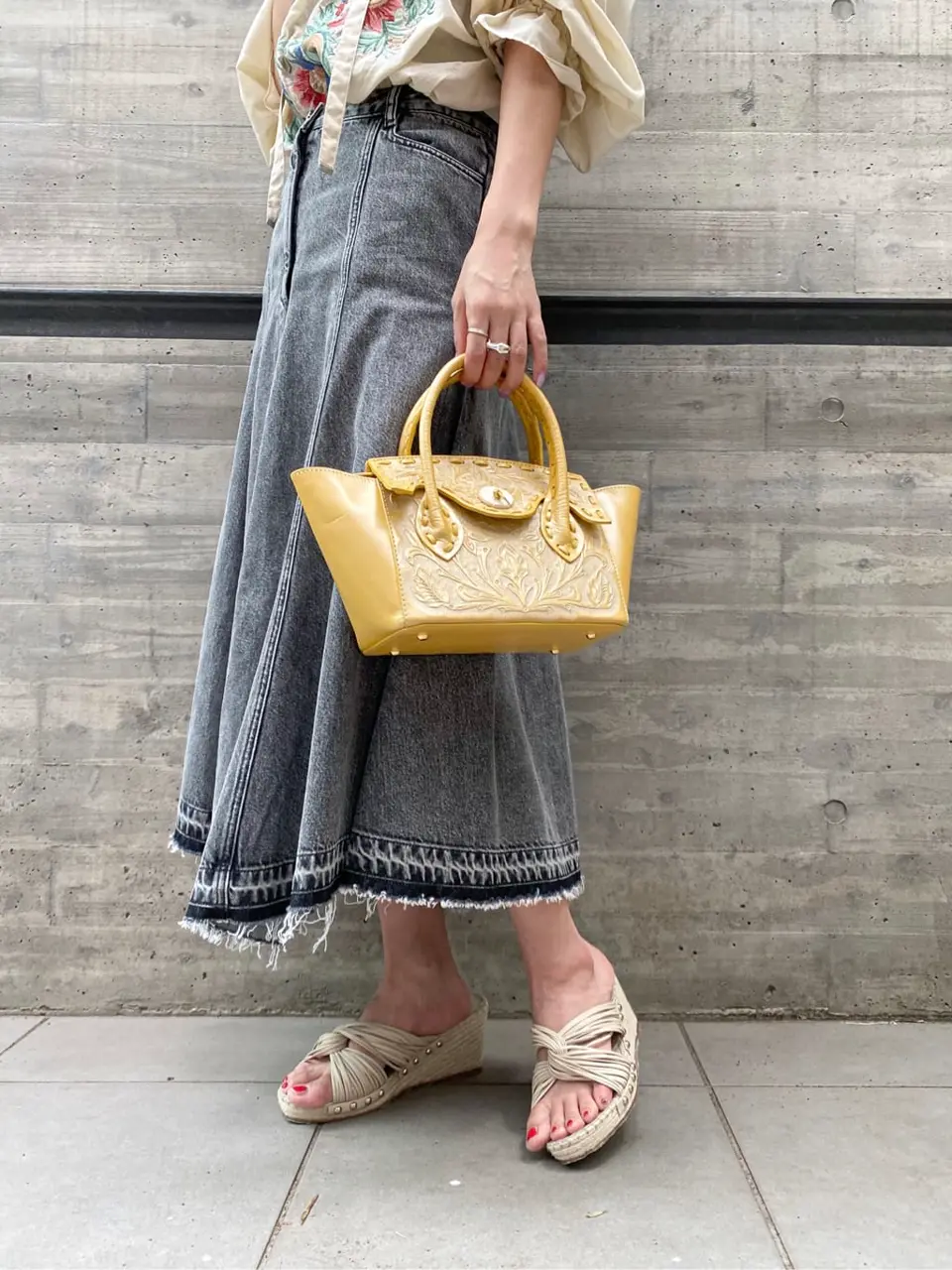 ORIGINATED IN GRACE CONTINENTAL yukimi yonee コーディネート画像