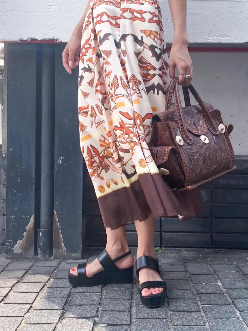 ORIGINATED IN GRACE CONTINENTAL yukimi yonee コーディネート画像