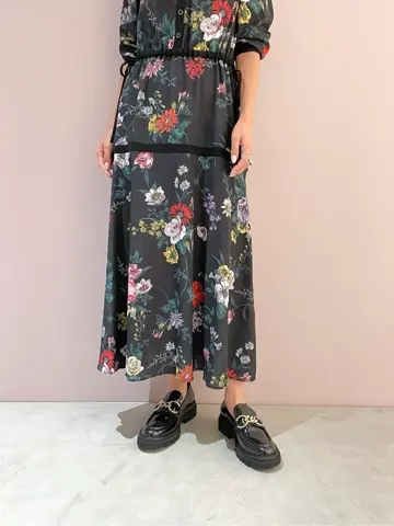 ORIGINATED IN GRACE CONTINENTAL yukimi yonee コーディネート画像