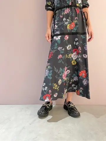 ORIGINATED IN GRACE CONTINENTAL yukimi yonee コーディネート画像