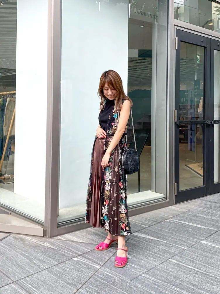 ORIGINATED IN GRACE CONTINENTAL yukimi yonee コーディネート画像