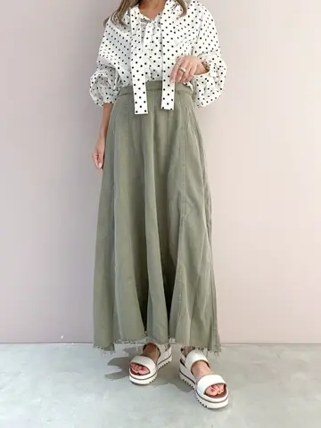 ORIGINATED IN GRACE CONTINENTAL yukimi yonee コーディネート画像