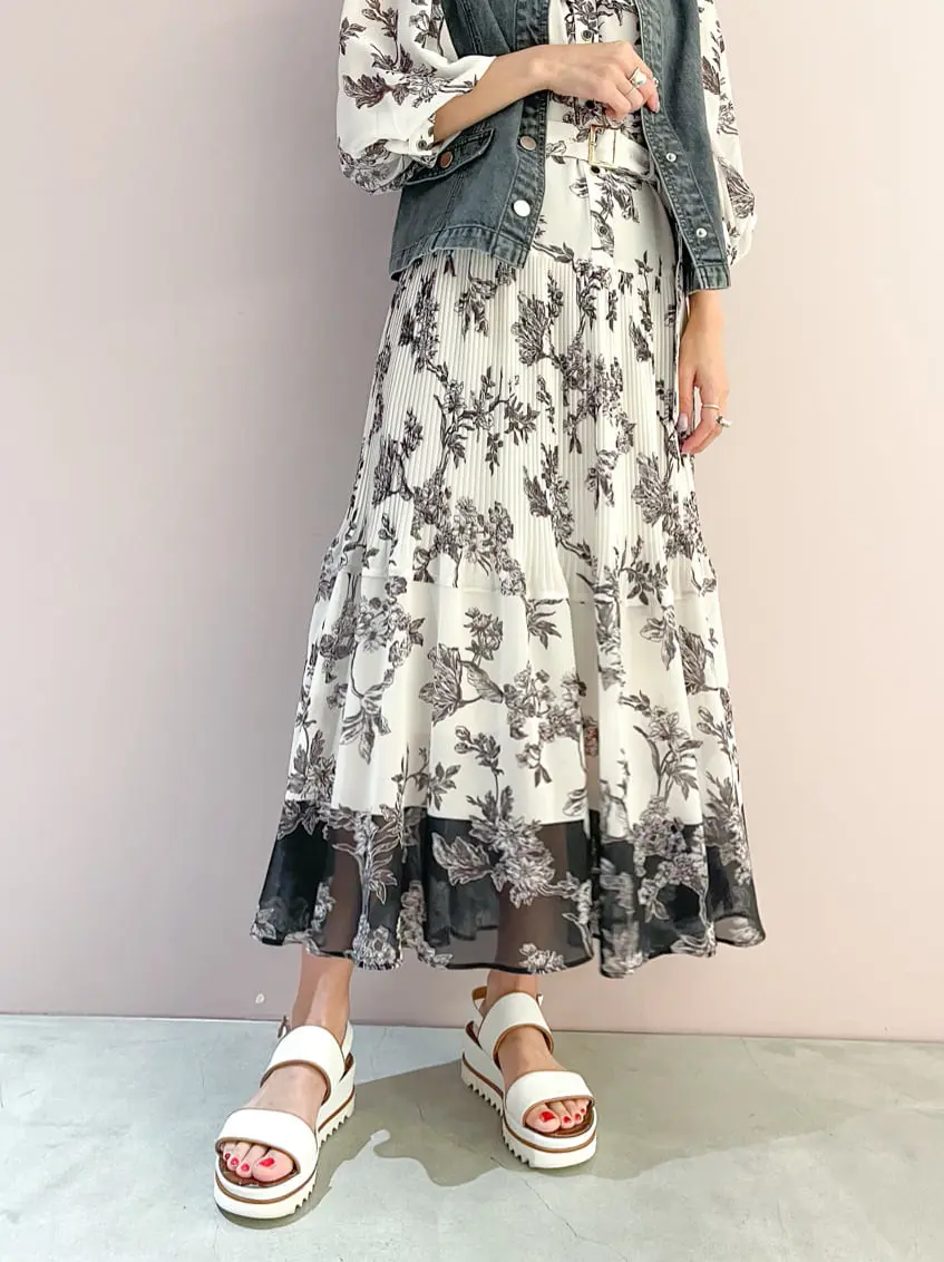 ORIGINATED IN GRACE CONTINENTAL yukimi yonee コーディネート画像