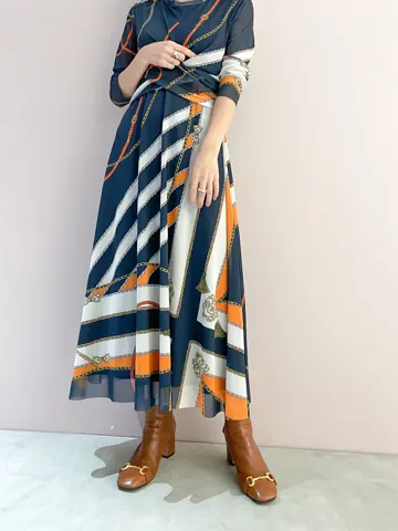 ORIGINATED IN GRACE CONTINENTAL yukimi yonee コーディネート画像