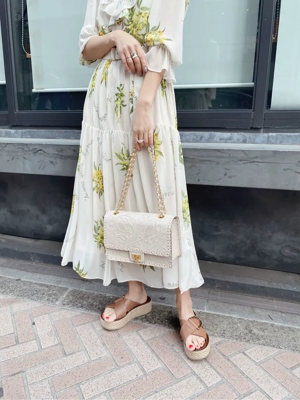 ORIGINATED IN GRACE CONTINENTAL yukimi yonee コーディネート画像