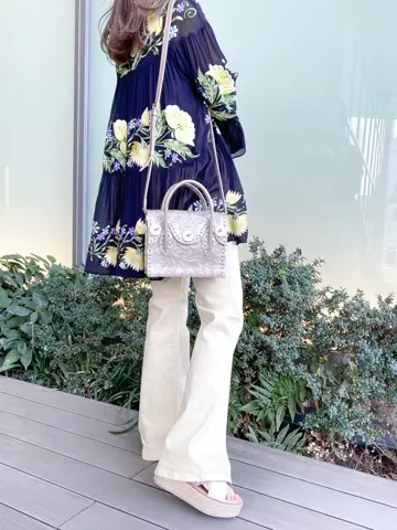 ORIGINATED IN GRACE CONTINENTAL yukimi yonee コーディネート画像