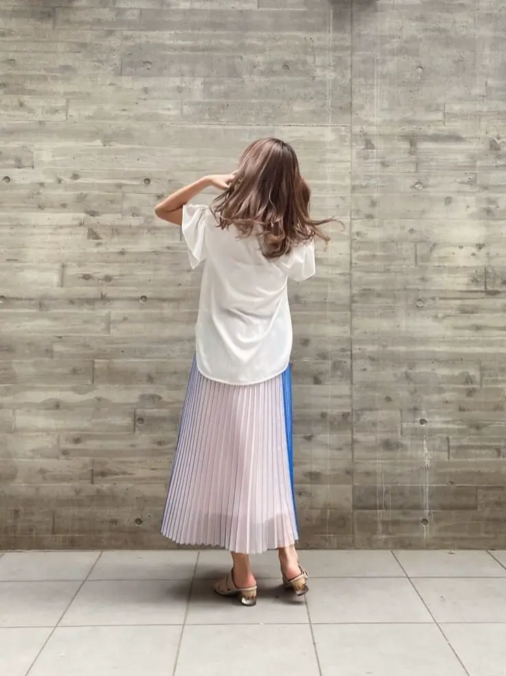 ORIGINATED IN GRACE CONTINENTAL yukimi yonee コーディネート画像