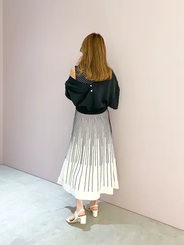 ORIGINATED IN GRACE CONTINENTAL yukimi yonee コーディネート画像