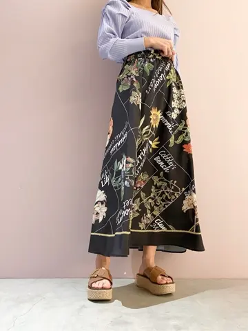 ORIGINATED IN GRACE CONTINENTAL yukimi yonee コーディネート画像