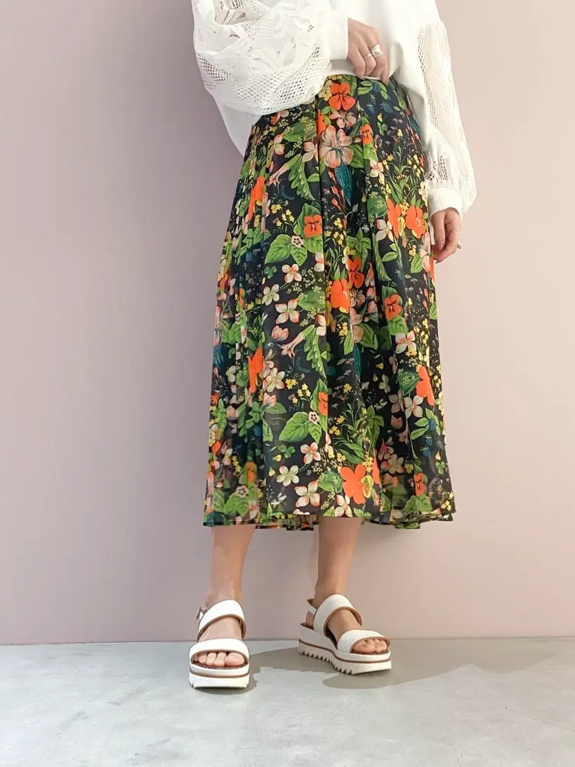 ORIGINATED IN GRACE CONTINENTAL yukimi yonee コーディネート画像