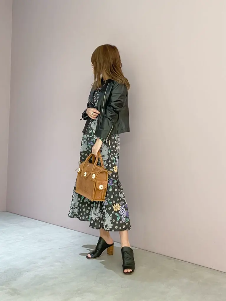 ORIGINATED IN GRACE CONTINENTAL yukimi yonee コーディネート画像