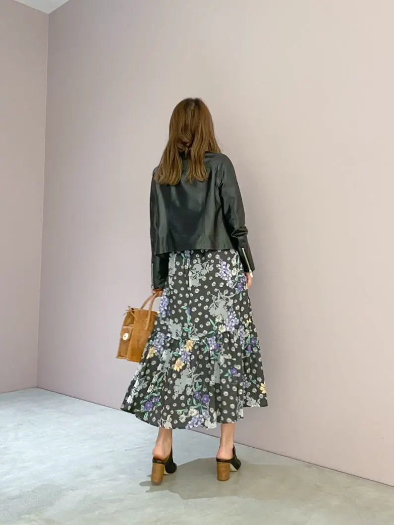 ORIGINATED IN GRACE CONTINENTAL yukimi yonee コーディネート画像