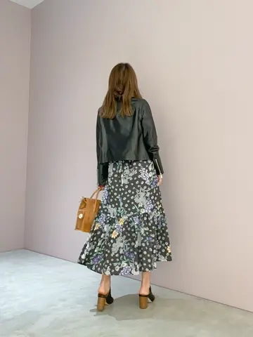 ORIGINATED IN GRACE CONTINENTAL yukimi yonee コーディネート画像