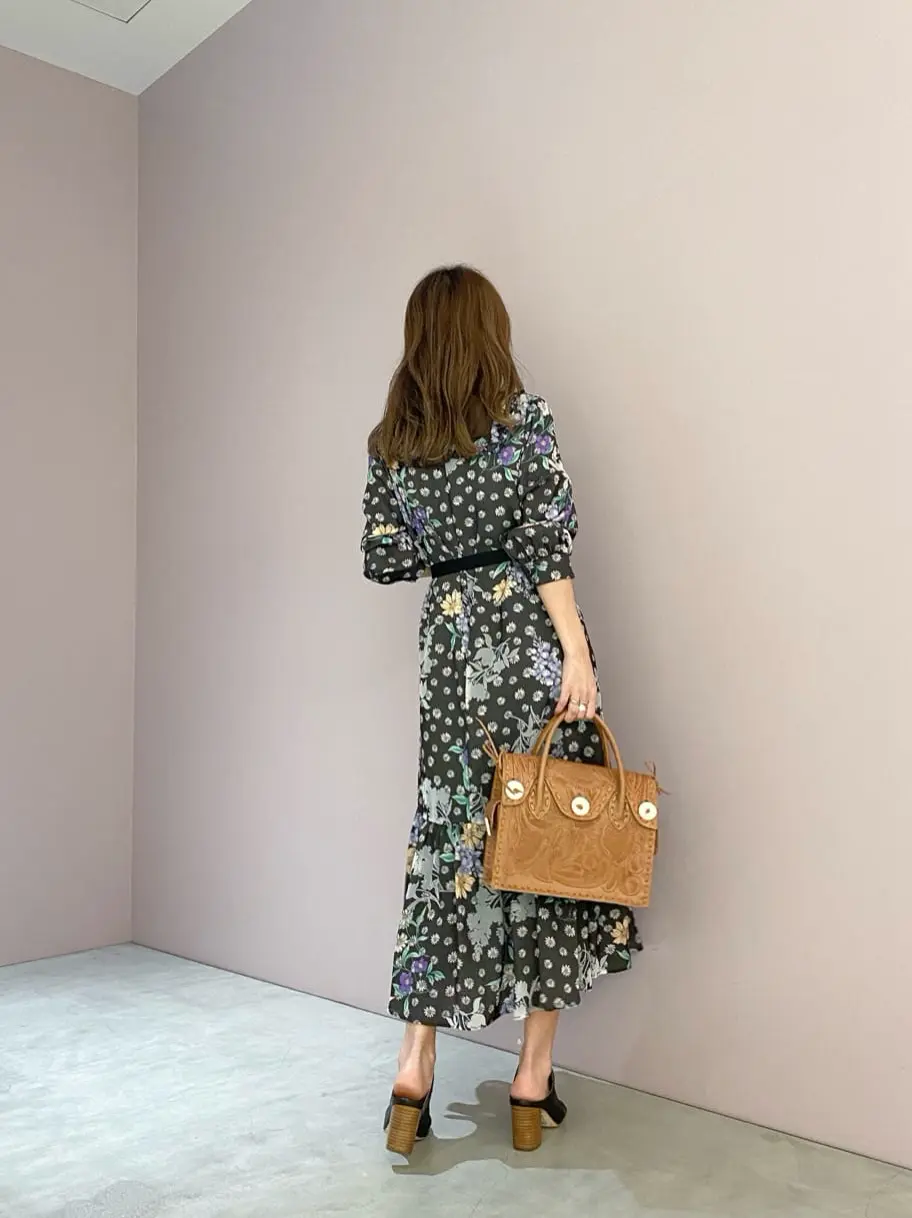 ORIGINATED IN GRACE CONTINENTAL yukimi yonee コーディネート画像