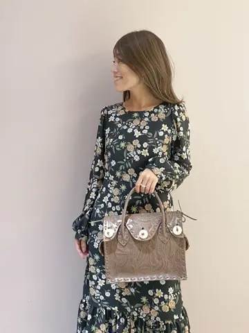 ORIGINATED IN GRACE CONTINENTAL yukimi yonee コーディネート画像