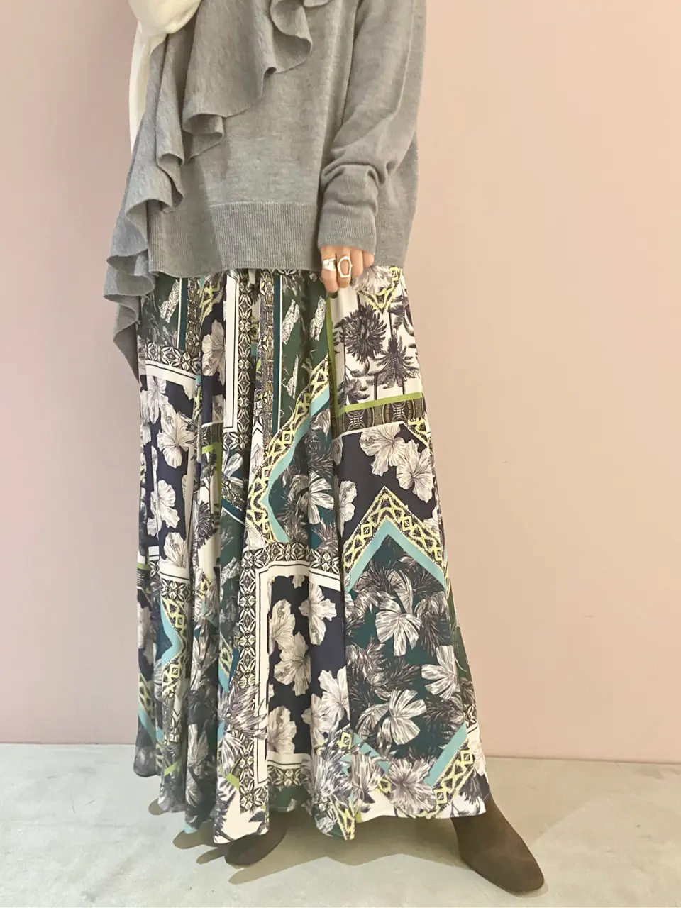 ORIGINATED IN GRACE CONTINENTAL yukimi yonee コーディネート画像