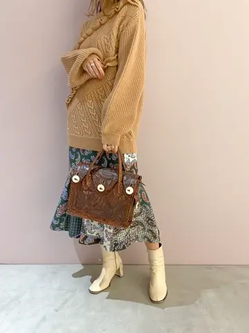 ORIGINATED IN GRACE CONTINENTAL yukimi yonee コーディネート画像