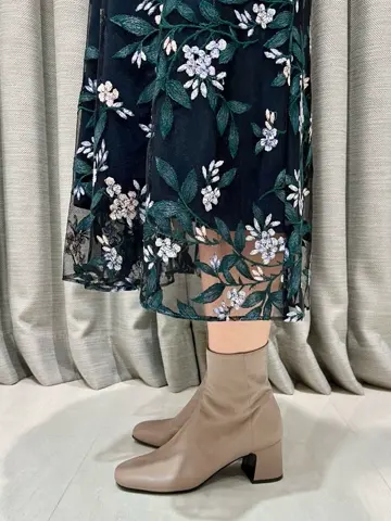 ORIGINATED IN GRACE CONTINENTAL 小笠原　春菜 コーディネート画像