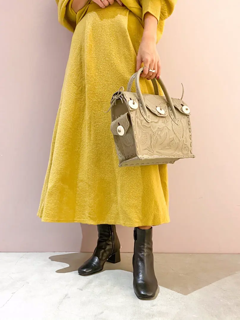 ORIGINATED IN GRACE CONTINENTAL yukimi yonee コーディネート画像