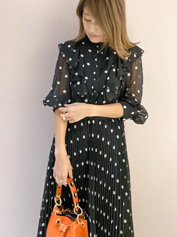 ORIGINATED IN GRACE CONTINENTAL yukimi yonee コーディネート画像