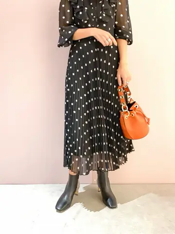 ORIGINATED IN GRACE CONTINENTAL yukimi yonee コーディネート画像