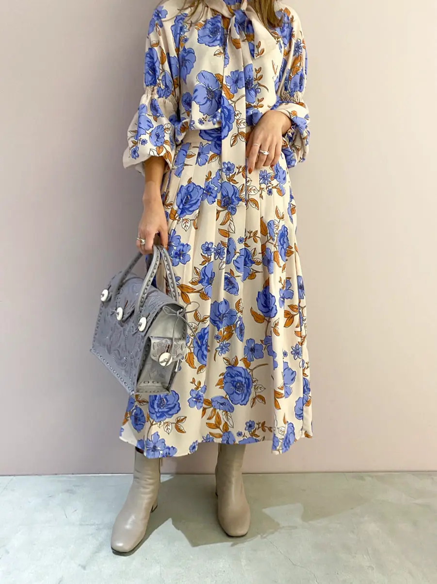 ORIGINATED IN GRACE CONTINENTAL yukimi yonee コーディネート画像