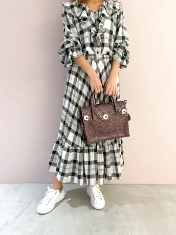 ORIGINATED IN GRACE CONTINENTAL yukimi yonee コーディネート画像