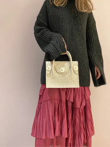 ORIGINATED IN GRACE CONTINENTAL yukimi yonee コーディネート画像