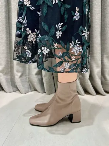 ORIGINATED IN GRACE CONTINENTAL 小笠原　春菜 コーディネート画像