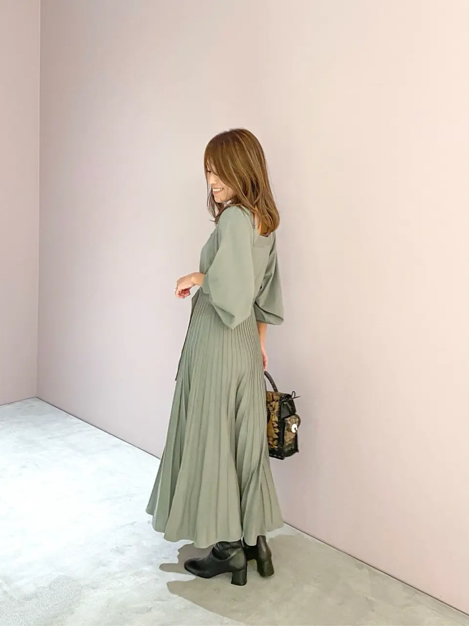 ORIGINATED IN GRACE CONTINENTAL yukimi yonee コーディネート画像