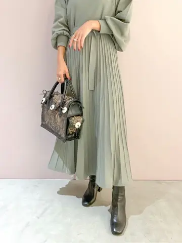 ORIGINATED IN GRACE CONTINENTAL yukimi yonee コーディネート画像