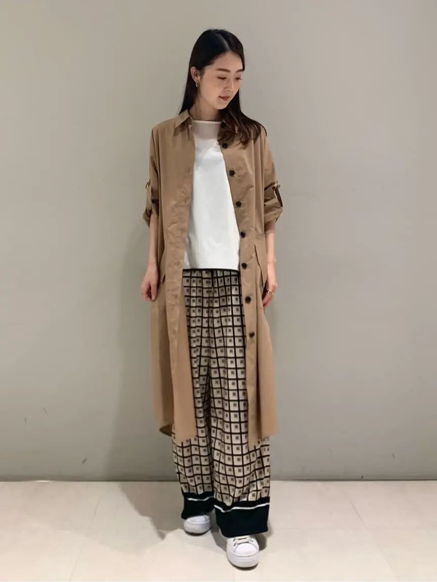  saki コーディネート画像