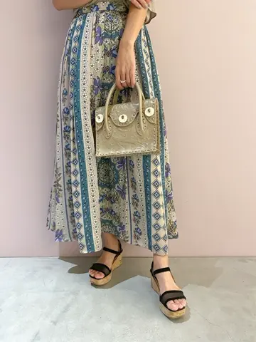 ORIGINATED IN GRACE CONTINENTAL yukimi yonee コーディネート画像